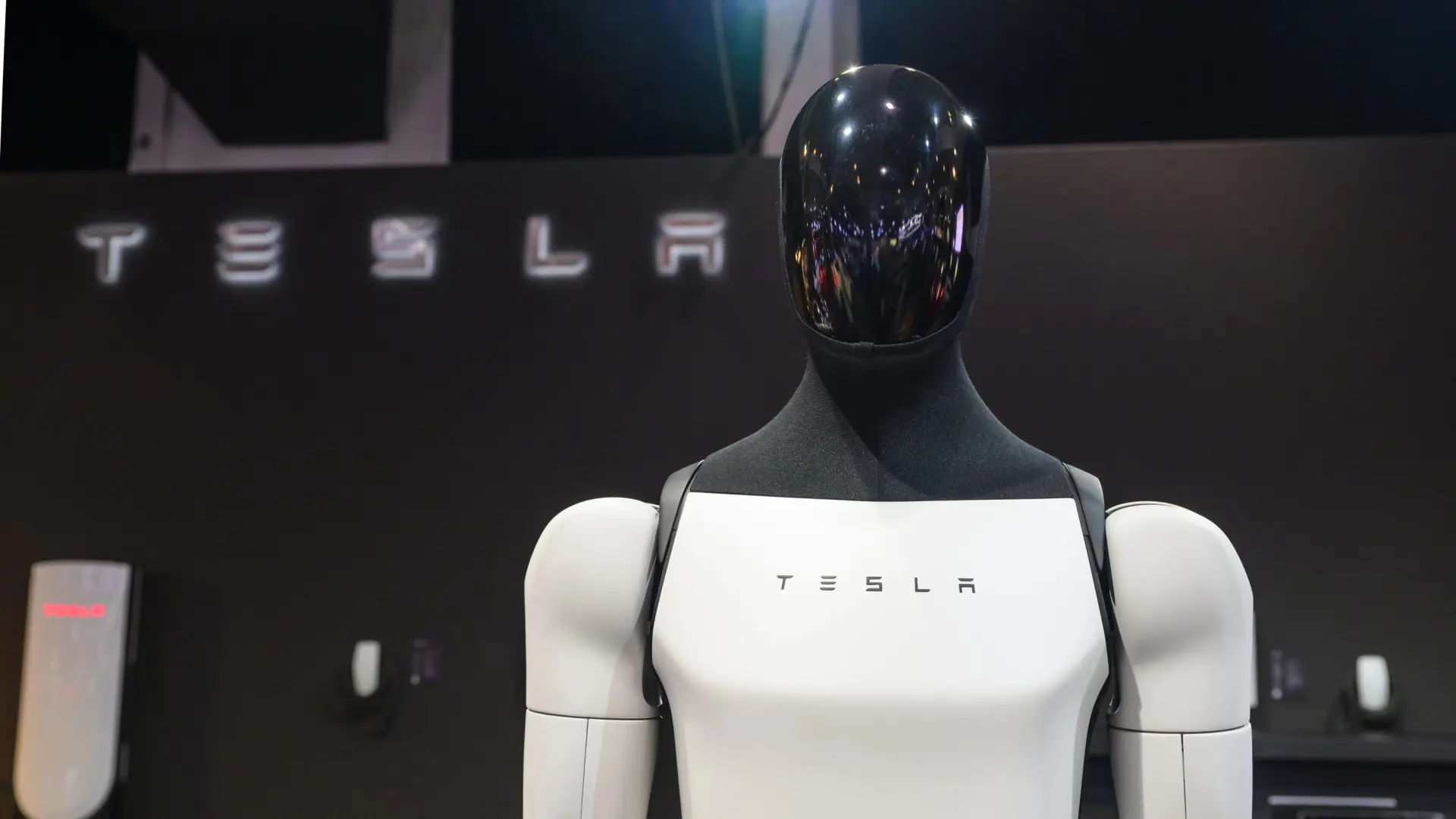 Los robot humanoides que hacen la competencia al androide de Tesla