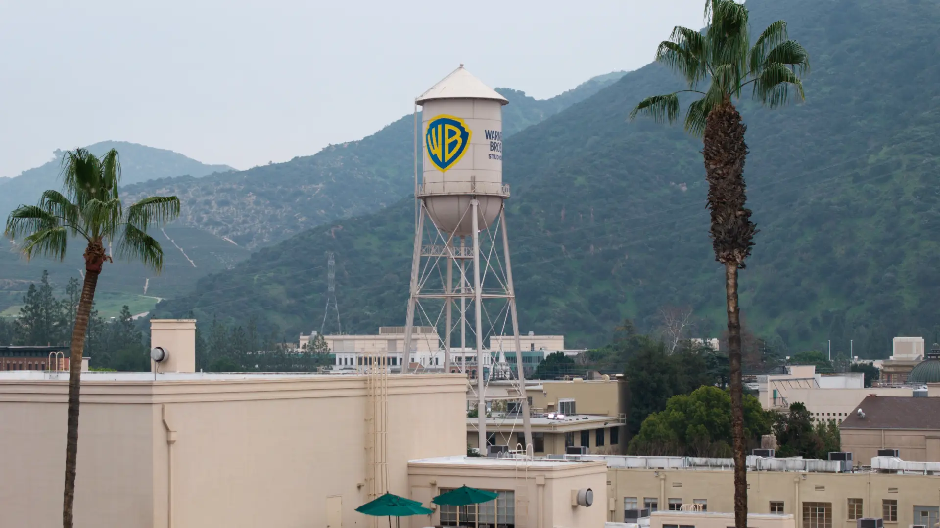 La adquisición de WBD por parte de Paramount "no es un hecho consumado", advierte el fiscal de California