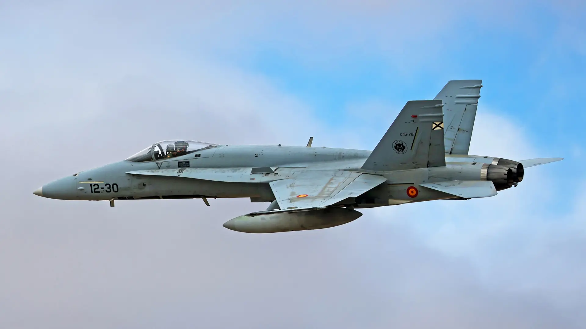 Miden la actividad cerebral de un piloto de un F-18 para crear un neurocasco