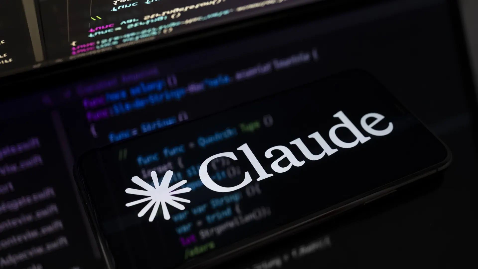 El dato que demuestra cómo Claude destrona a ChatGPT en la guerra de los chatbots