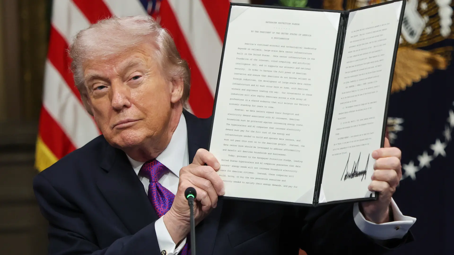 Trump acuerda con las Big Tech que la demanda de electricidad de los centros de datos de IA no repercuta en los hogares estadounidenses