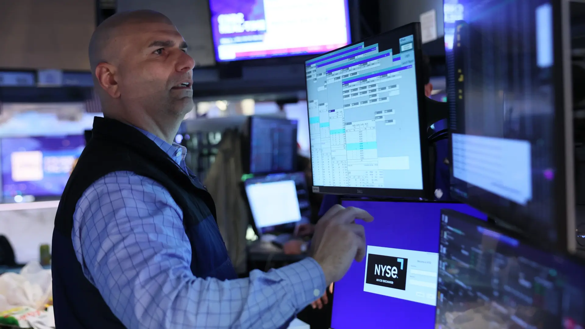 Wall Street tiembla tras el contundente mensaje de Irán a EEUU: teme el cierre del Estrecho