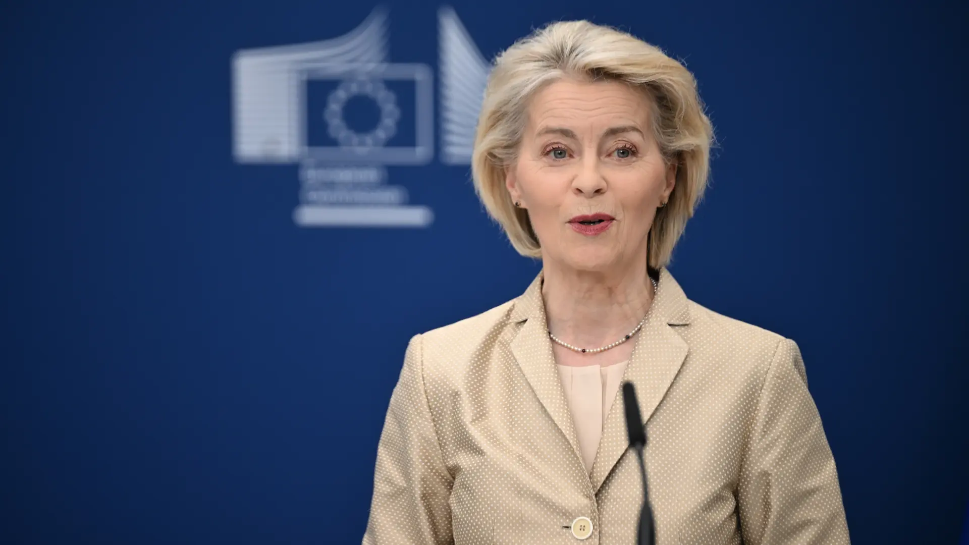 Europa reconfigura su ley de IA: más margen para las empresas, nuevas prohibiciones y dudas sobre el control real