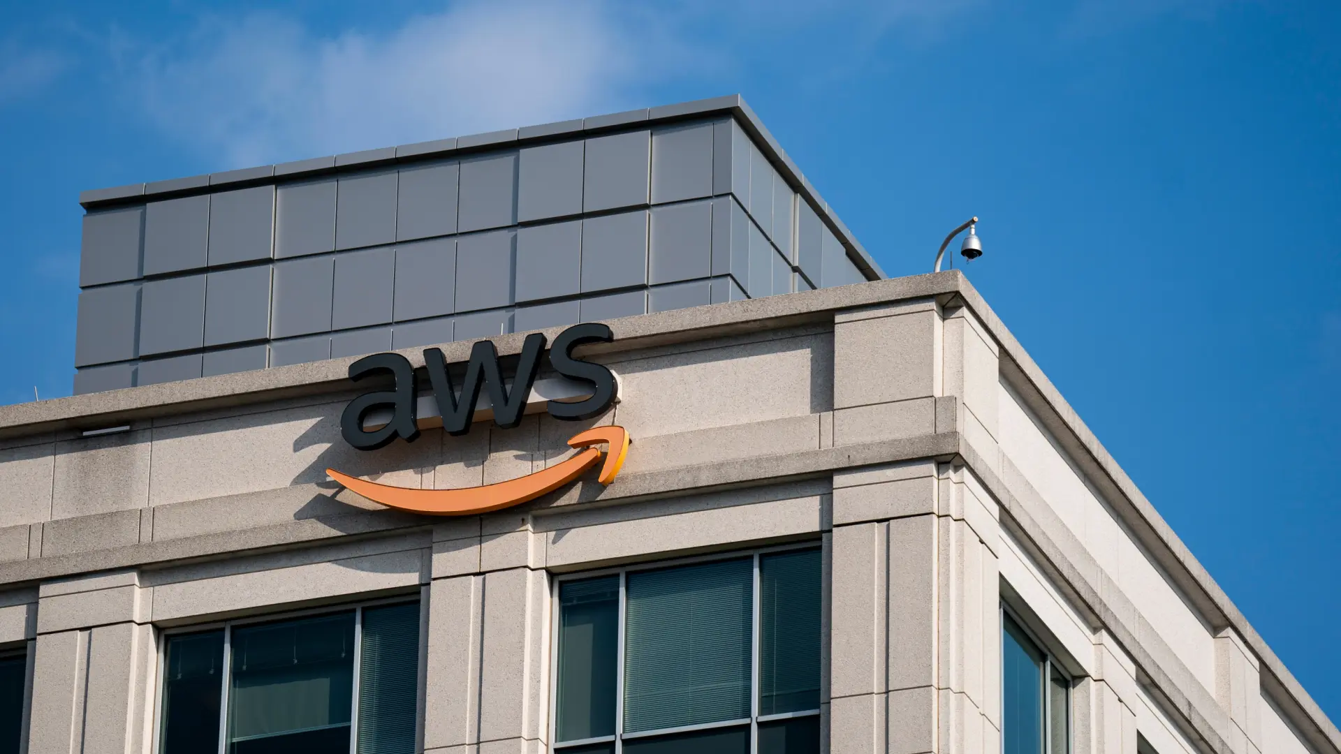 Golpe inesperado: las acciones de software caen por un nuevo proyecto de IA de Amazon