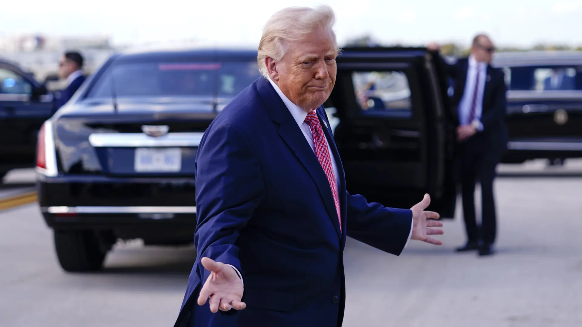 Trump se lava las manos y dice a sus aliados que luchen por su propio combustible