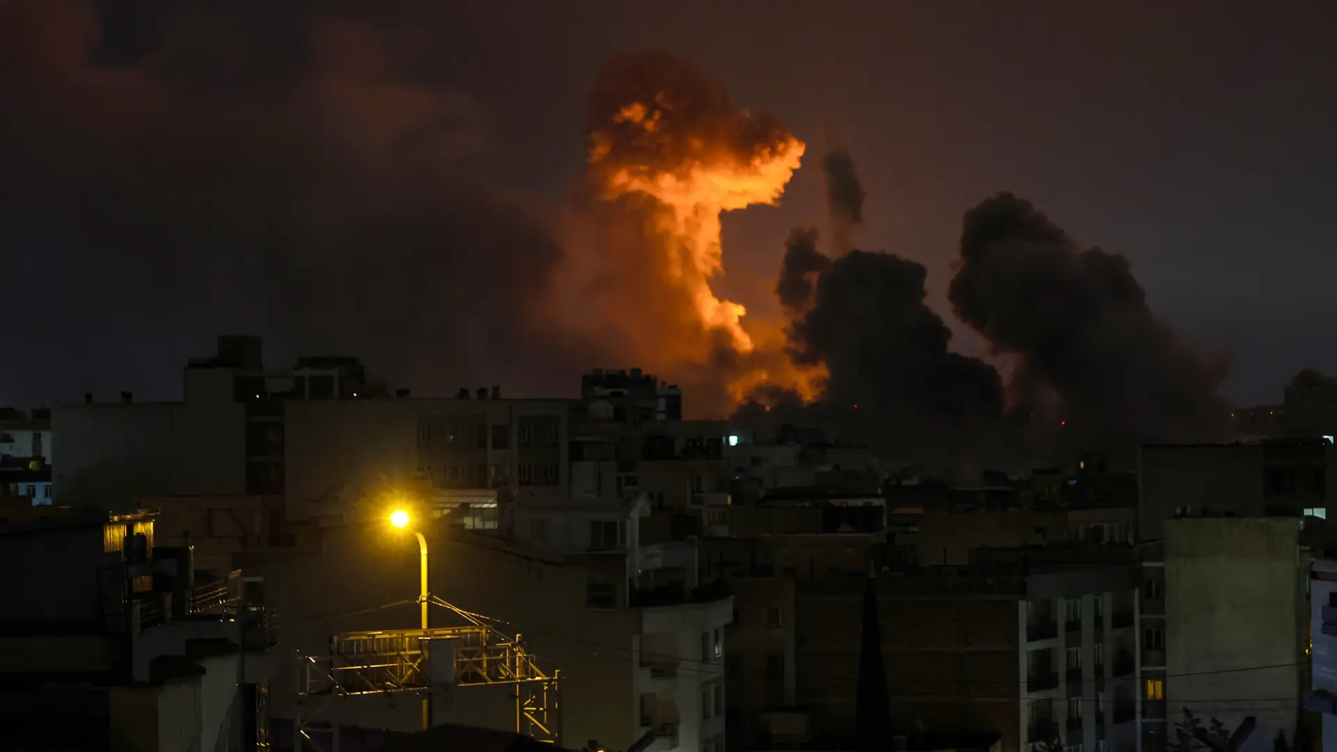 Irán amenaza con atacar las principales compañías tecnológicas por espionaje y vínculos con EEUU