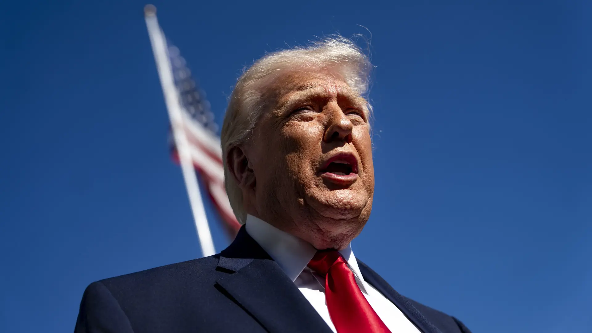 Trump afirma que la Armada estadounidense comenzará el bloqueo del Estrecho de Ormuz "con efecto inmediato"