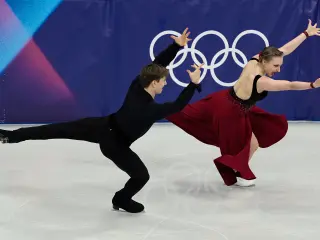 La pareja checa de patinaje artístico formada por Katerina Mrázková y Daniel Mrázek
