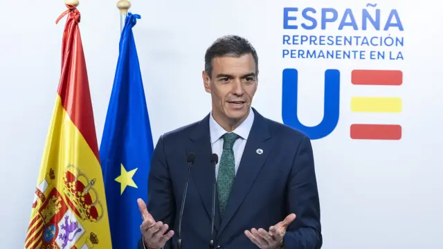 El Gobierno prohíbe a los bancos emitir tarjetas de crédito y ampliar el crédito.